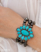 Load image into Gallery viewer, Simply Santa Fe Traditional Tapestry Blue Fashion Fix Set June 2025