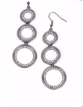 Load image into Gallery viewer, Shimmering in Circles Black Earrings