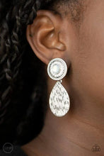 Load image into Gallery viewer, Emblazoned Edge White Clip On Earrings
