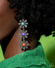 Load image into Gallery viewer, Daisy Dame Purple Earrings