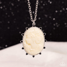 Load image into Gallery viewer, Romantic Artistry Black Necklace