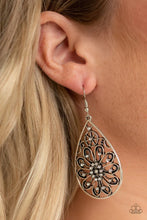 Load image into Gallery viewer, Flowering Finery White Earrings