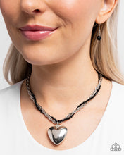 Load image into Gallery viewer, Falling Slowly Black Necklace