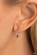 Load image into Gallery viewer, Ultra upmarket silver earring