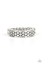 Load image into Gallery viewer, Flowerbed and Board Silver Skinny Band Ring