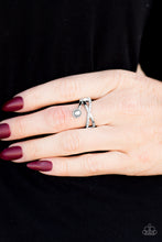 Load image into Gallery viewer, Front Glam Silver Skinny Band Ring