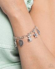 Load image into Gallery viewer, Extensive Easter Silver Bracelet