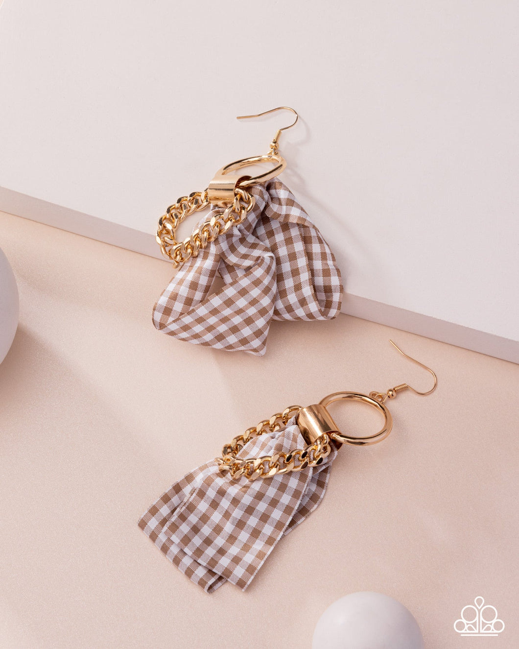 Picnic Pizzazz Brown Earrings