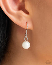 Load image into Gallery viewer, Parading Pearls Orange Necklace