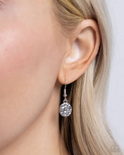 Load image into Gallery viewer, Elongated Elegance Silver Necklace