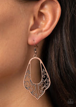 Load image into Gallery viewer, Grapevine Glamour Copper Earring