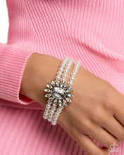 Load image into Gallery viewer, Perceptive Pearls White Bracelet