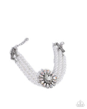 Load image into Gallery viewer, Perceptive Pearls White Bracelet