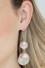 Load image into Gallery viewer, Pearl Dive Pink Earrings