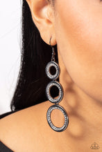 Load image into Gallery viewer, Shimmering in Circles Black Earrings
