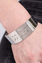 Load image into Gallery viewer, Lunar Effect Silver Bracelet