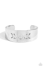 Load image into Gallery viewer, Lunar Effect Silver Bracelet