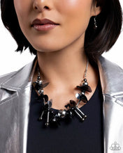 Load image into Gallery viewer, Streamlined Sequins Black Necklace