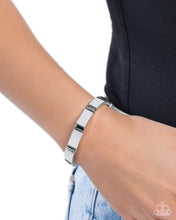 Load image into Gallery viewer, Glistening Gesture Silver Bracelet