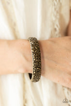 Load image into Gallery viewer, Victorian Meadow Brass Bangle
