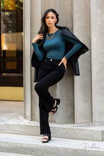 Load image into Gallery viewer, Perceptive Black Zi Necklace 2022