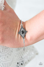 Load image into Gallery viewer, Worldly Wonder Black Bangle