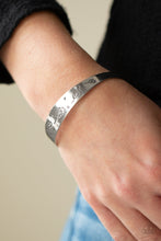 Load image into Gallery viewer, Dandelion Dreamland Silver Bangle