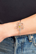 Load image into Gallery viewer, Floral Innovation Yellow Bangle