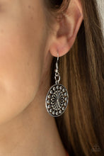 Load image into Gallery viewer, One MANDALA Show Orange Necklace