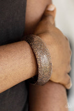 Load image into Gallery viewer, Garden Villa Copper Bangle