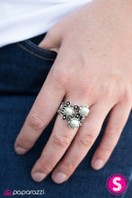Load image into Gallery viewer, Bouquet Botanical Green Ring
