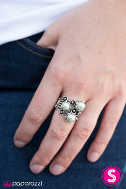 Bouquet Botanical Green Ring