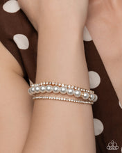 Load image into Gallery viewer, Delicate Debut Gold Bracelet