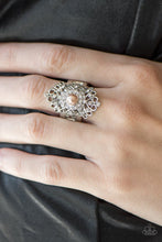 Load image into Gallery viewer, Queen Status Brown Ring