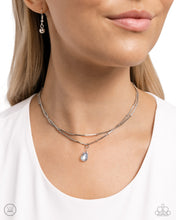 Load image into Gallery viewer, Teeming Teardrop Green Choker