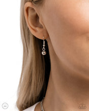 Load image into Gallery viewer, Teeming Teardrop Green Choker