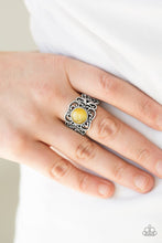 Load image into Gallery viewer, Vienna View Yellow Ring
