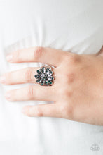 Load image into Gallery viewer, Peppy Perennial Green Ring