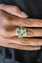 Load image into Gallery viewer, Regal Reign Green Ring