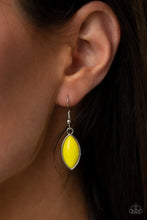 Load image into Gallery viewer, Viva La Vacation Yellow Necklace