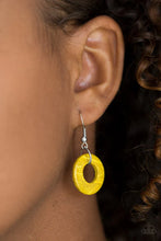 Load image into Gallery viewer, Waikiki Winds Yellow Wood Necklace