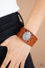 Load image into Gallery viewer, Desert Badlands Brown Wrap