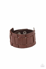 Load image into Gallery viewer, Plainly Plaited Brown Snap Bracelet