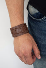 Load image into Gallery viewer, Plainly Plaited Brown Snap Bracelet