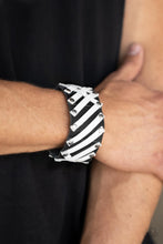 Load image into Gallery viewer, Rebel Rumble Black Snap Bracelet