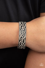 Load image into Gallery viewer, Rebel Runes Black Snap Bracelet