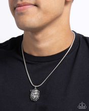 Load image into Gallery viewer, Leo Leader Silver Men’s Necklace