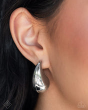 Load image into Gallery viewer, Raindrop Reveal Silver Earrings