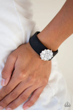Load image into Gallery viewer, Show Stopper Black Wrap
