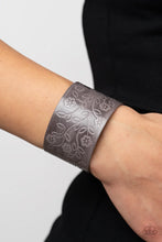 Load image into Gallery viewer, Rosy Wrap Up Silver Wrap